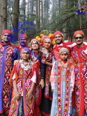 Plan my vacation customer review, customer Wearing treditional himachali cloths